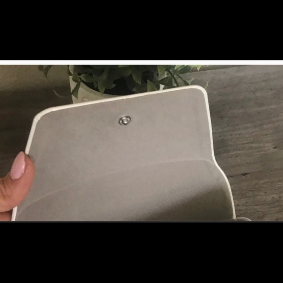 MICHAEL KORS GLASS CASE - Picture 4 of 4